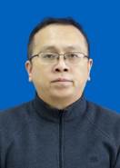 说明: E:\作品\​三亿体育网站V2.0\相关材料\教师名录\公司教师二寸免冠蓝底照片\公司教师二寸免冠蓝底照片\许峰.jpg